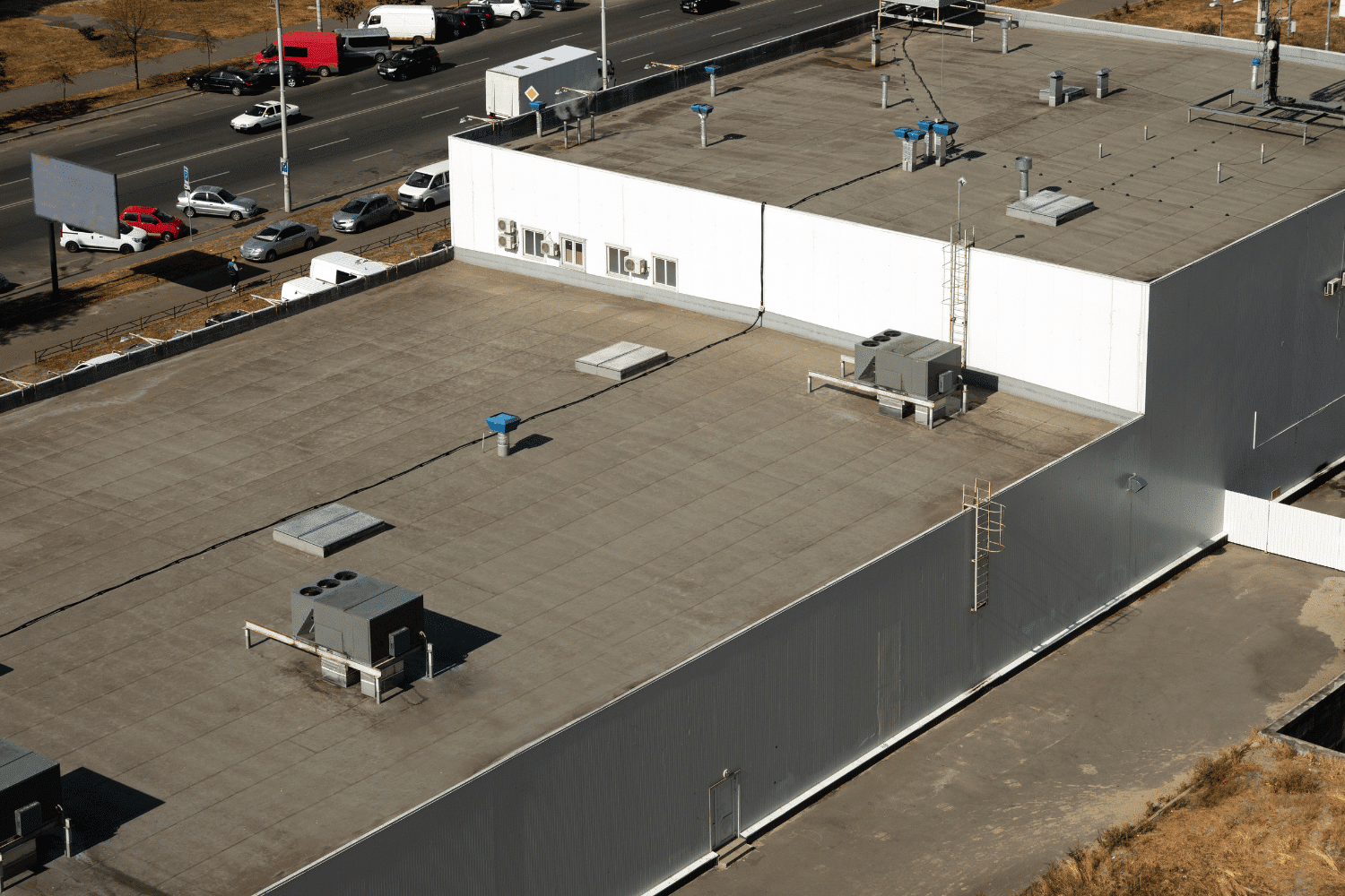 Flat roof for commercial buildings