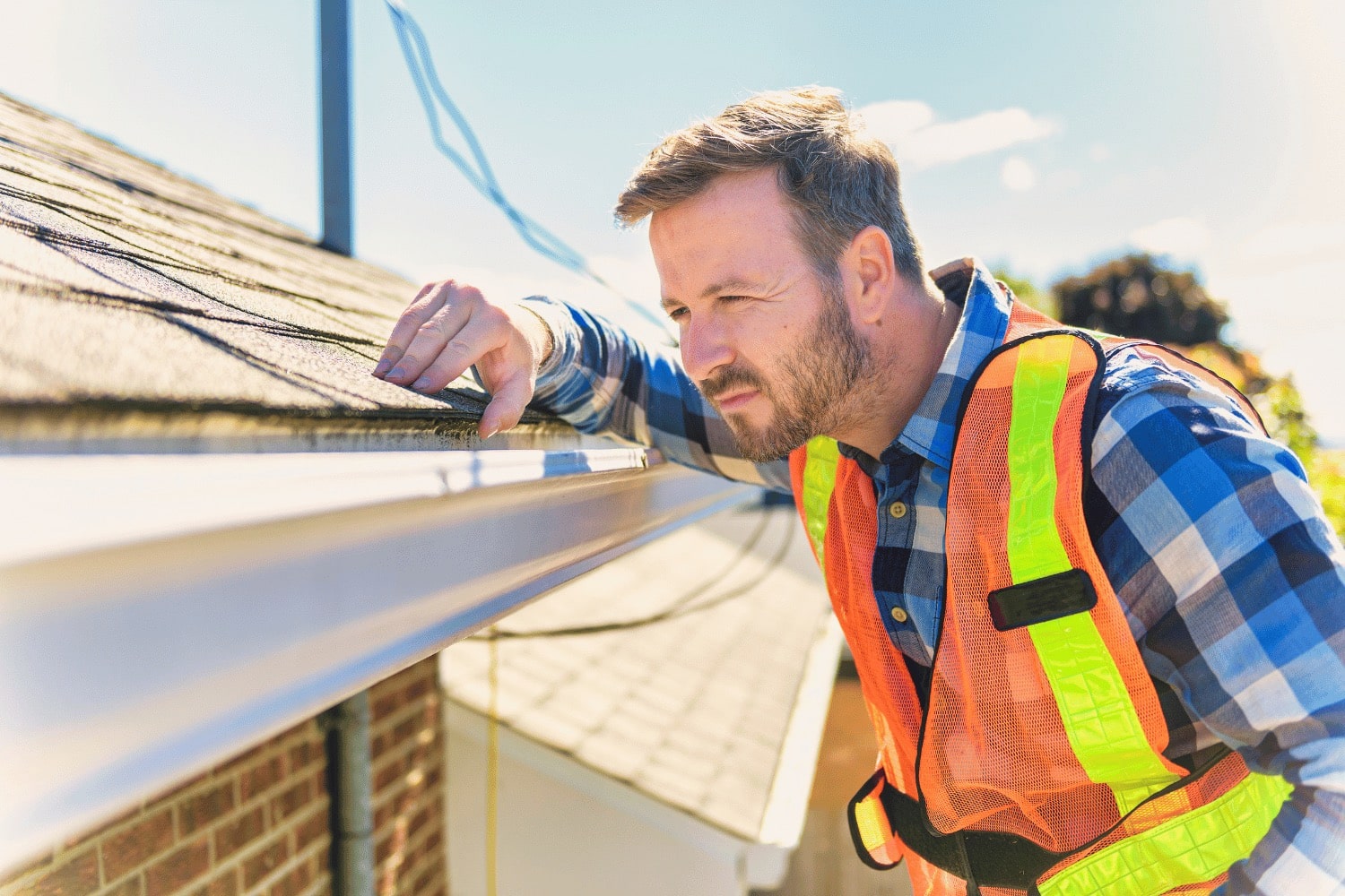 Factors influencing roof replacement costs