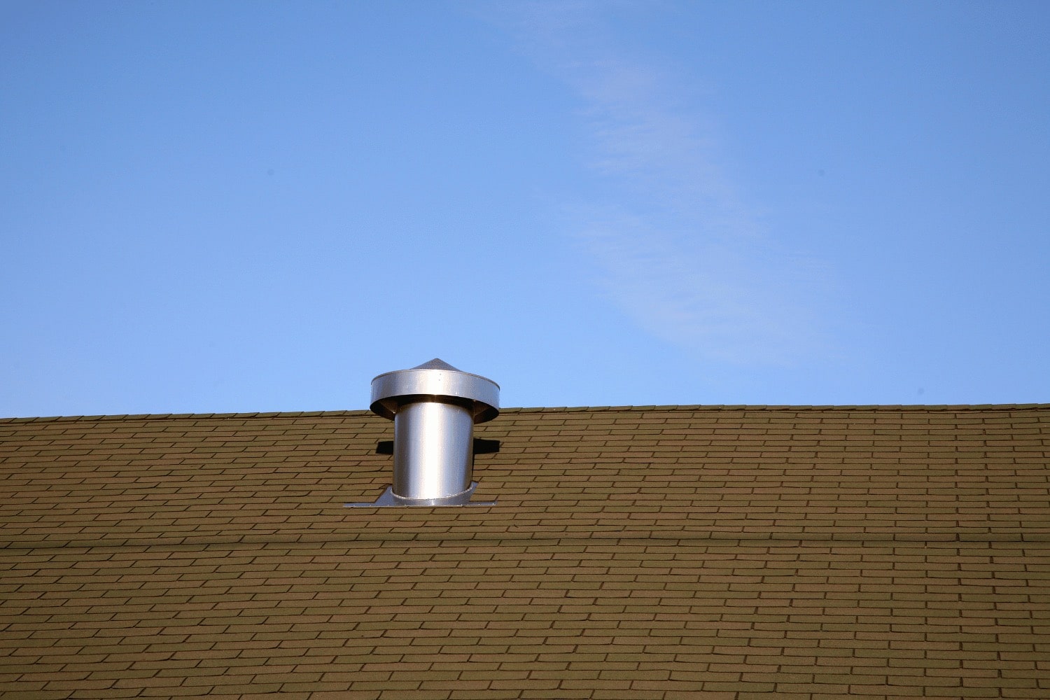 Illustration of a well-ventilated roof with exhaust vents and intake vents