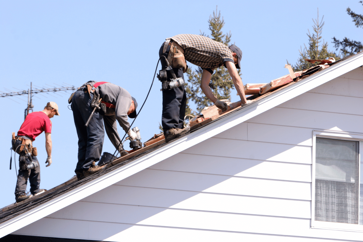 An illustration of the roofing process at a roofing company